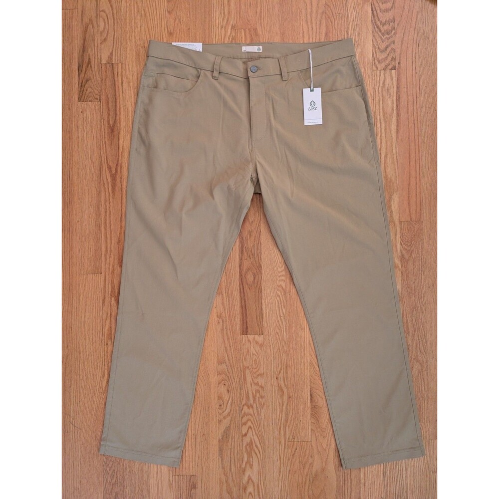 NEW Tasc Motion Pants Tailored Fit Lightweight Khaki Men's Size 40x30 $118 NWT
